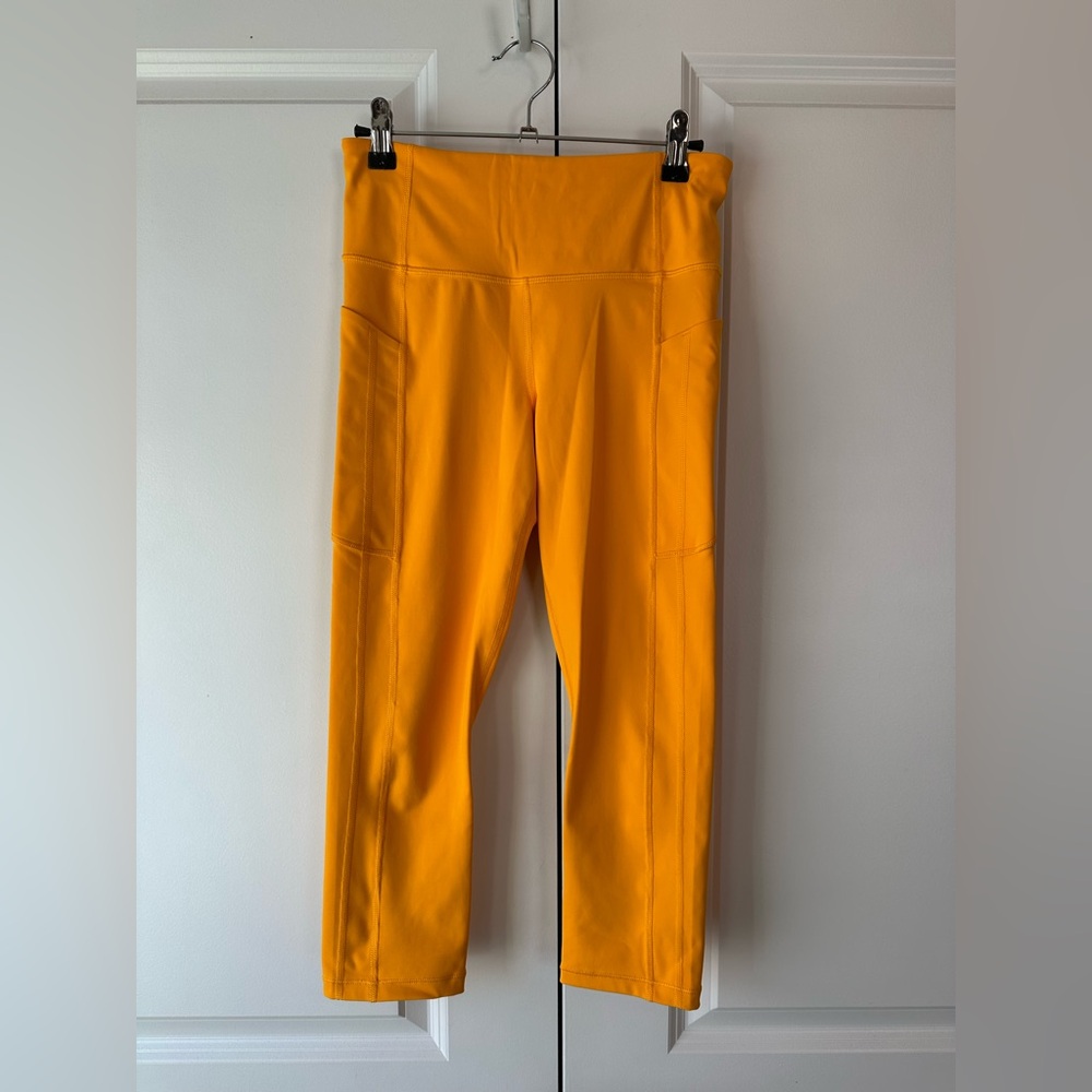 Athleta Women’s Ultimate Stash II Capri Radiant Sunrise Orange Size Small - Picture 1 of 10